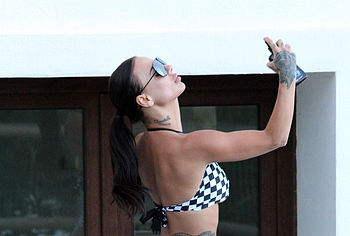 Chantelle Connelly nude