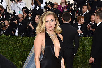 Miley Cyrus nude