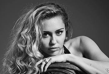 Miley Cyrus nude