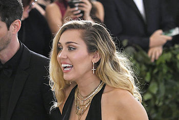 Miley Cyrus nude