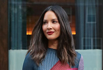 Olivia Munn nude