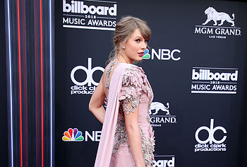 Taylor Swift nude