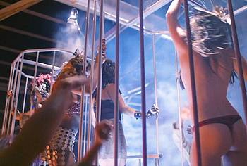 Suki Waterhouse and Rumer Willis Nude