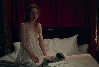 Elle Fanning nude