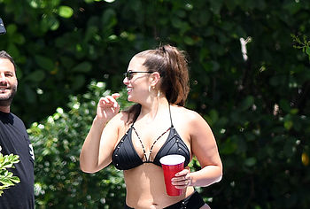 Ashley Graham nude
