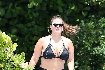 Ashley Graham nude