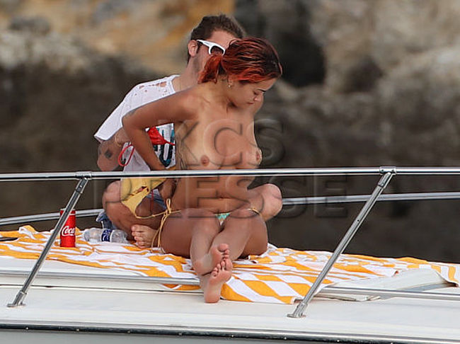 Rita Ora nude