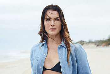 Brooke Shields nude