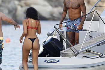 Leigh-Anne Pinnock nude