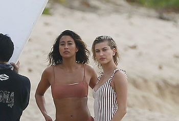 Hailey Baldwin nude