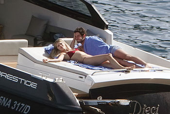 Danielle Knudson nude