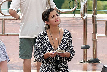 Selena Gomez nude