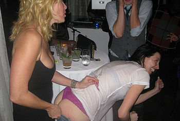 Chelsea Handler nude