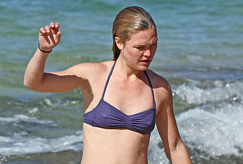 Julia Stiles Nude