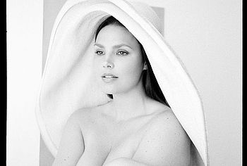 Candice Huffine nude