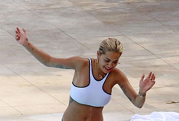Rita Ora nude