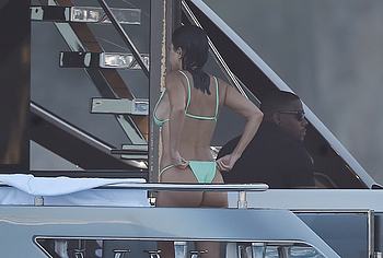 Kourtney Kardashian nude