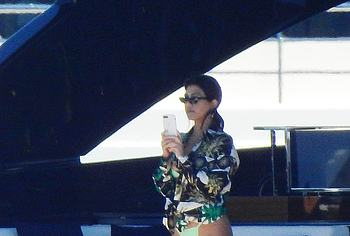 Kourtney Kardashian nude