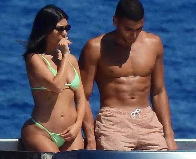 Kourtney Kardashian nude