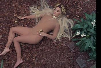 Rita Ora nude