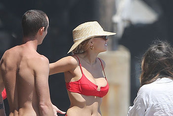 Charlotte McKinney nude