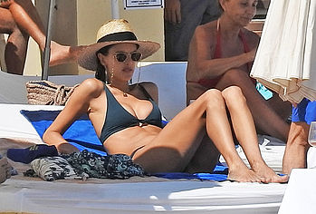 Alessandra Ambrosio nude