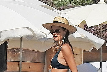 Alessandra Ambrosio nude