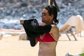 Julia Louis-Dreyfus nude