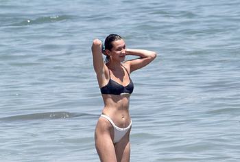 Bella Hadid nude
