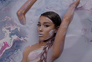 Ariana Grande nude