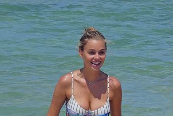 Elizabeth Turner nude