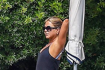 Jennifer Aniston nude