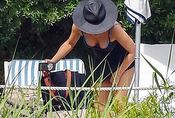 Jennifer Aniston nude