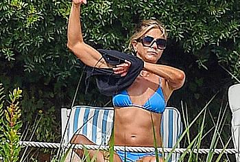 Jennifer Aniston nude