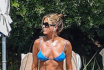 Jennifer Aniston nude