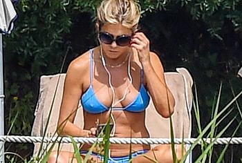 Jennifer Aniston nude