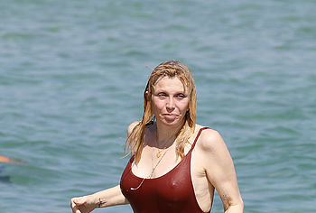 Courtney Love nude