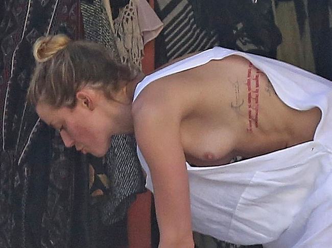Amber Heard nude