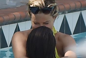 Kate Hudson nude