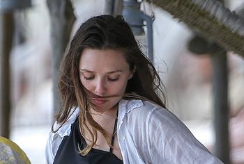 Elizabeth Olsen nude