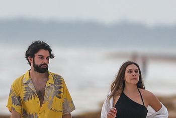 Elizabeth Olsen nude