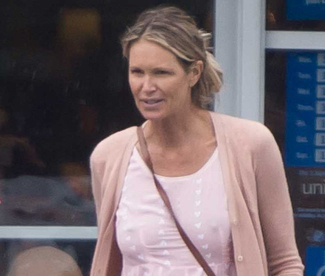 Elle MacPherson nude