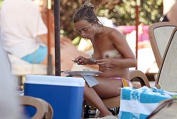 Amelia Windsor nude