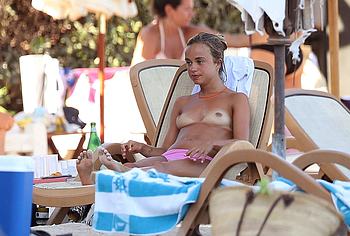 Amelia Windsor nude