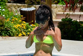 Roxanne Pallett nude