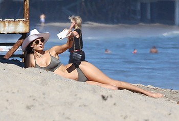 Alessandra Ambrosio nude