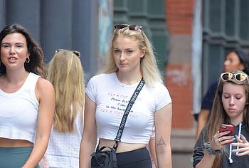 Sophie Turner nude
