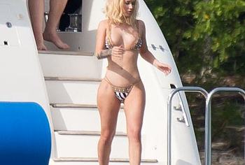 Iggy Azalea nude