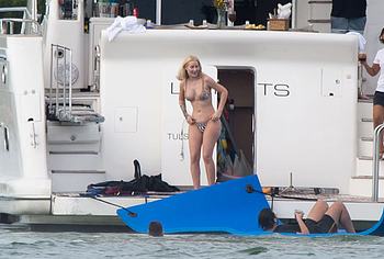 Iggy Azalea nude