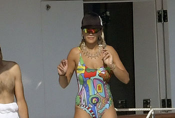 Rita Ora & Cara Delevingne nude